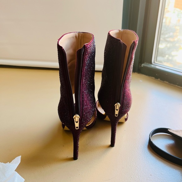 Size 7.5 Red Wine - Picture 2 of 3